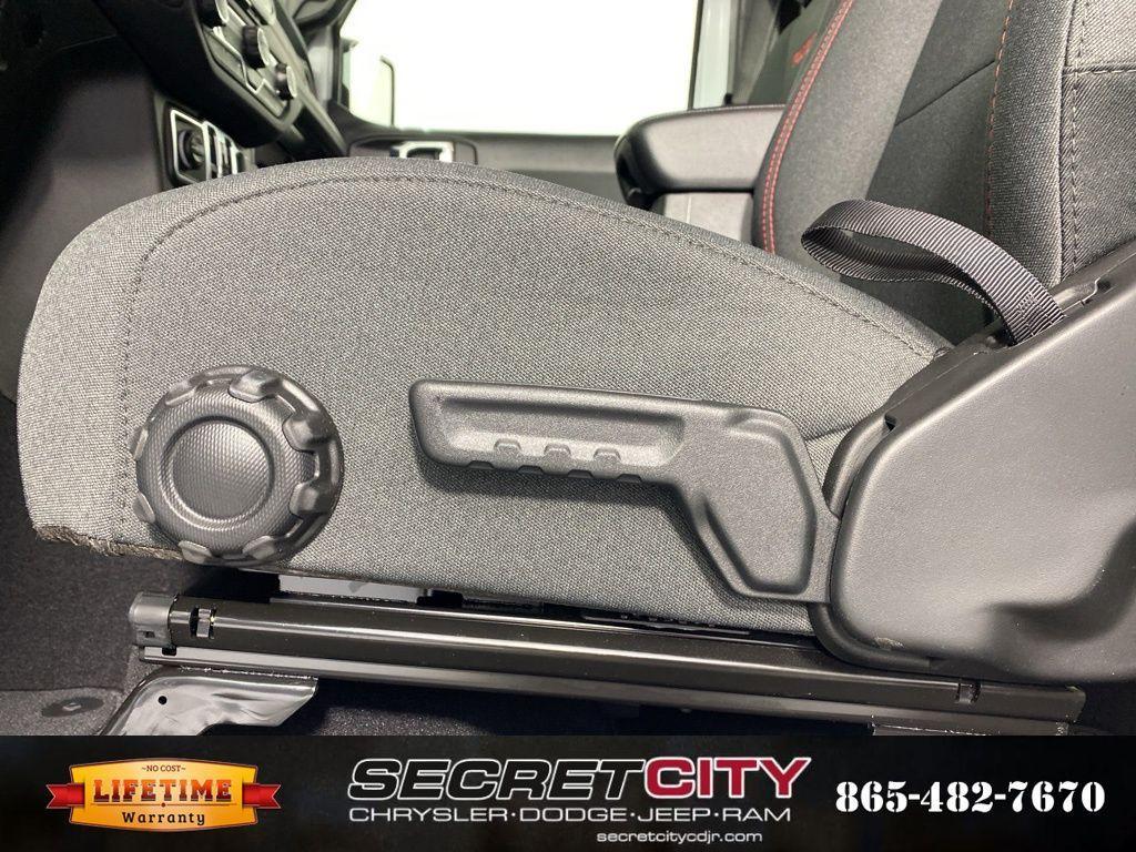 new 2026 Jeep Gladiator car, priced at $47,605