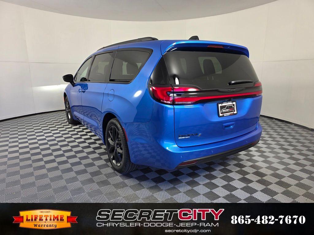 new 2026 Chrysler Pacifica car, priced at $43,063