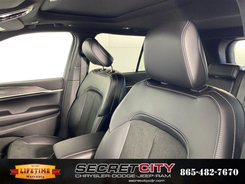 new 2026 Jeep Grand Cherokee car, priced at $41,454