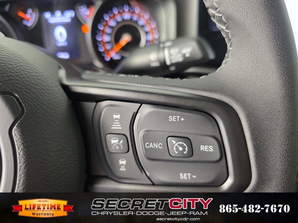 new 2025 Jeep Gladiator car, priced at $40,978