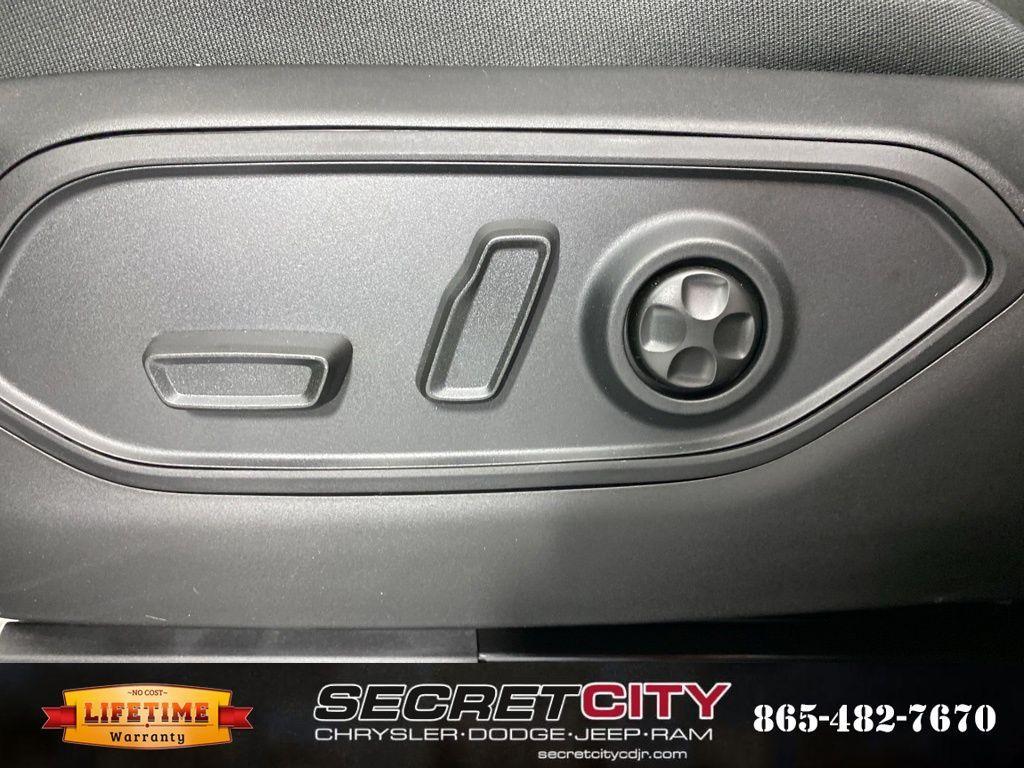 new 2026 Jeep Grand Cherokee car, priced at $42,401