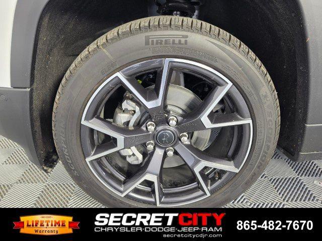 new 2026 Jeep Cherokee car, priced at $40,085