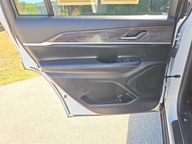 used 2024 Jeep Grand Cherokee L car, priced at $28,000