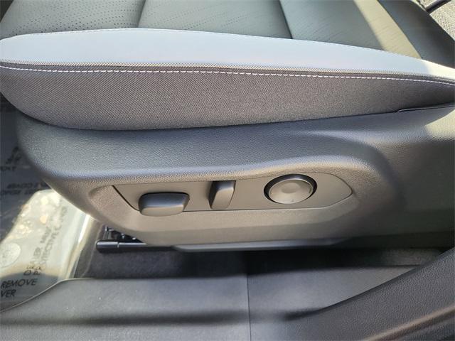 new 2025 Buick Envision car, priced at $40,350