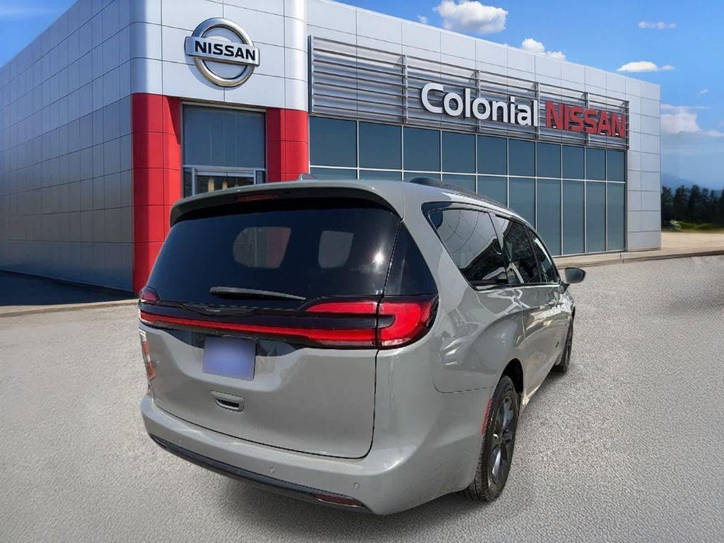 used 2021 Chrysler Pacifica car, priced at $23,838