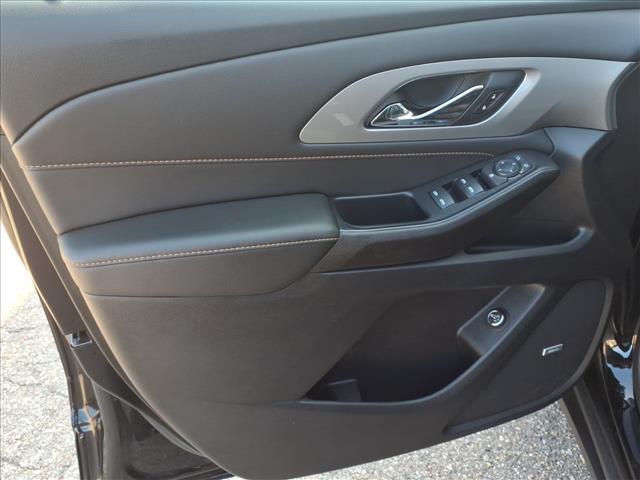 used 2021 Chevrolet Traverse car, priced at $23,222