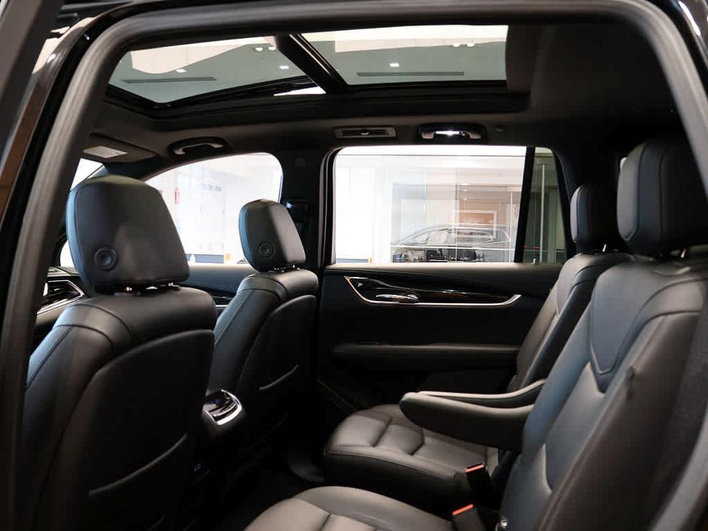 used 2022 Cadillac XT6 car, priced at $34,499