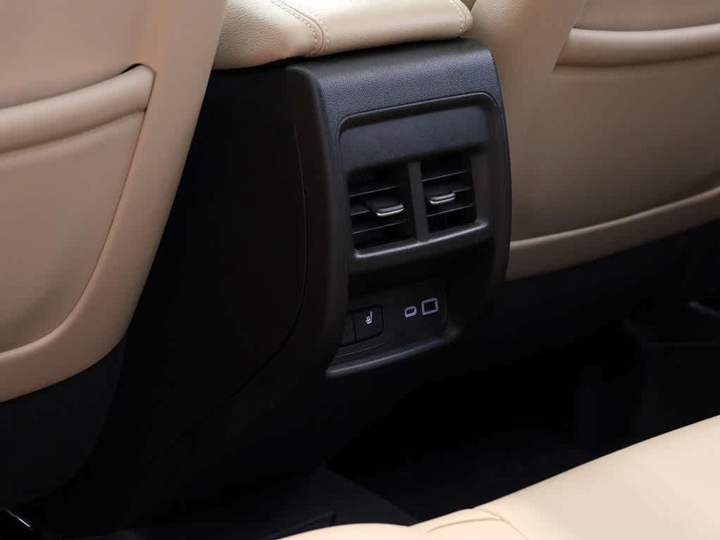 used 2024 Cadillac XT4 car, priced at $32,299