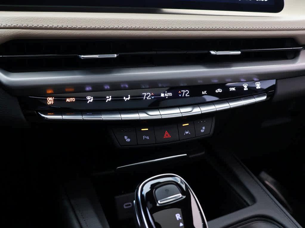 used 2024 Cadillac XT4 car, priced at $32,299