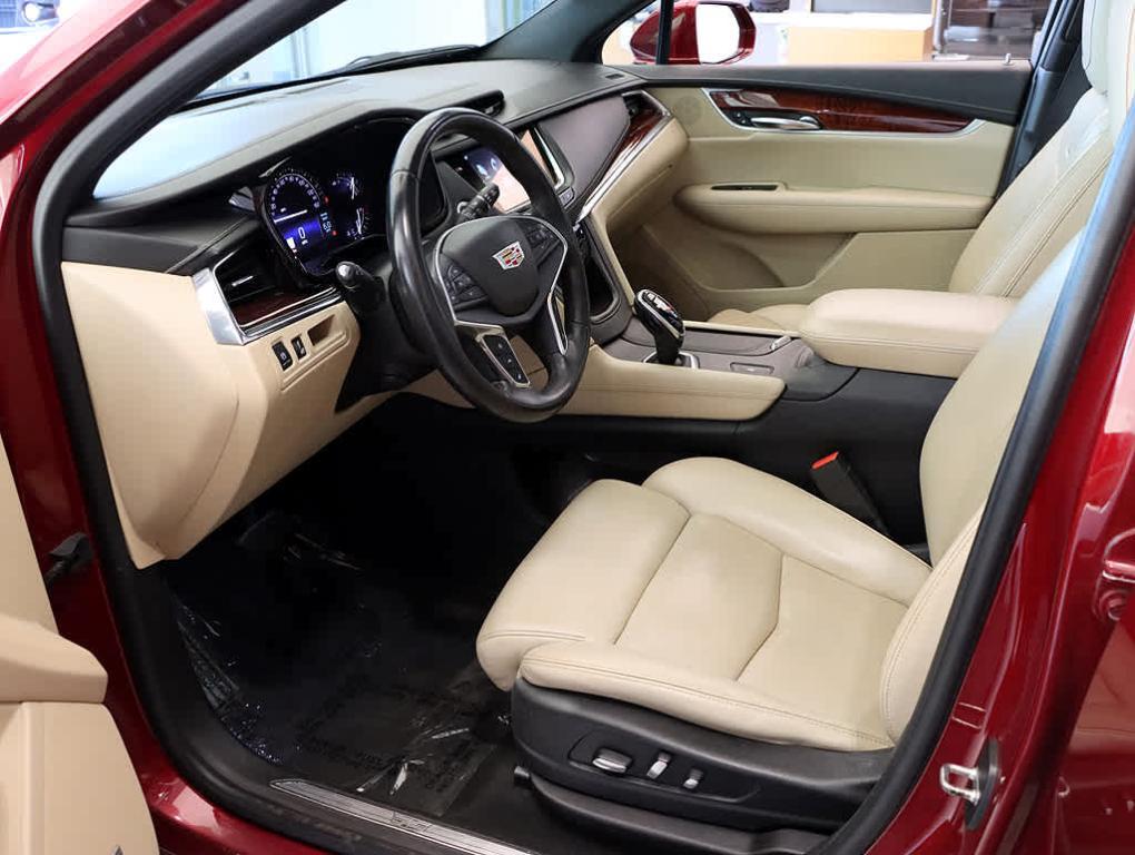 used 2017 Cadillac XT5 car, priced at $15,699