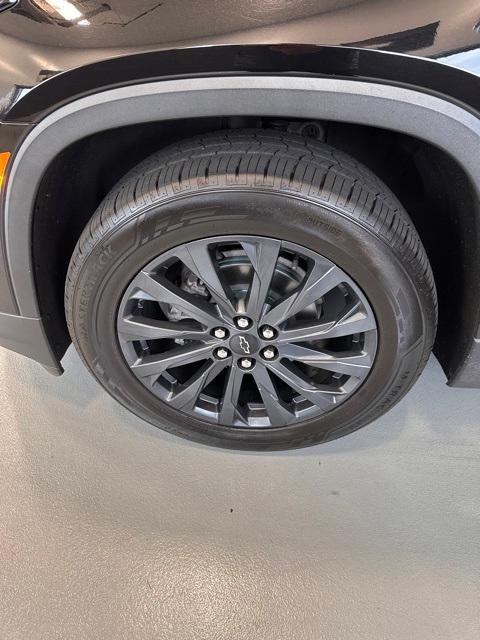 used 2022 Chevrolet Traverse car, priced at $27,295