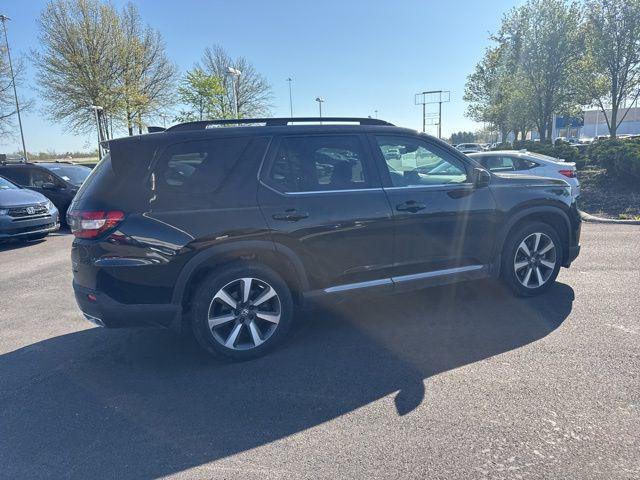 used 2025 Honda Pilot car, priced at $43,911