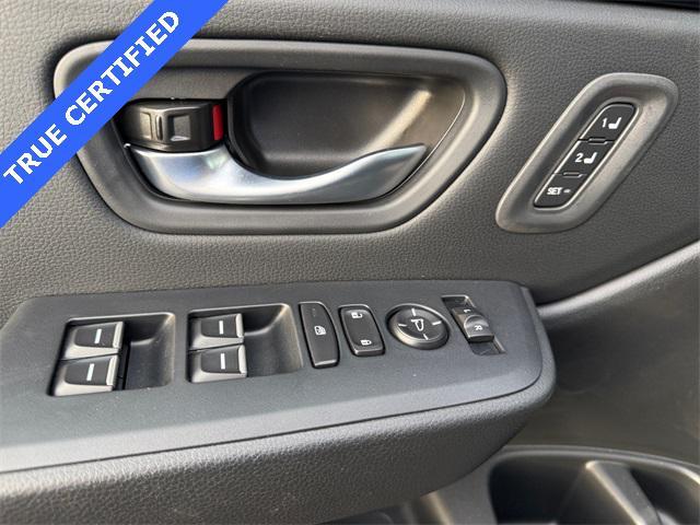 used 2025 Honda Pilot car, priced at $43,322