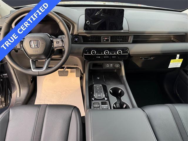 used 2025 Honda Pilot car, priced at $43,322