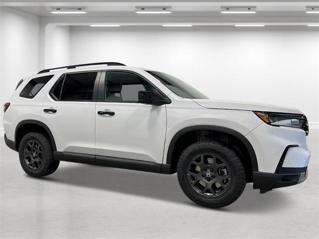 new 2025 Honda Pilot car, priced at $51,830