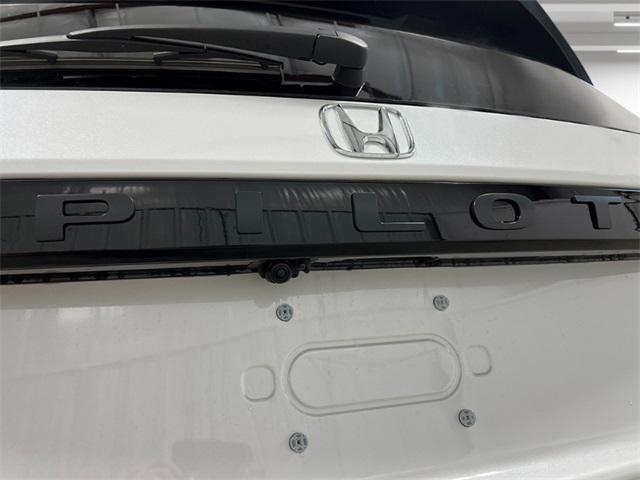 new 2025 Honda Pilot car, priced at $51,830