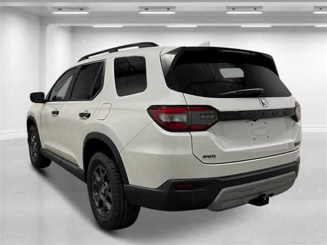 new 2025 Honda Pilot car, priced at $51,830