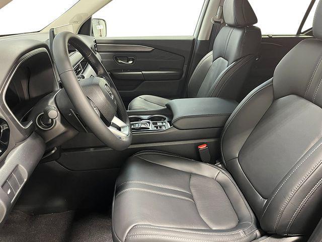 new 2026 Honda Pilot car, priced at $54,245