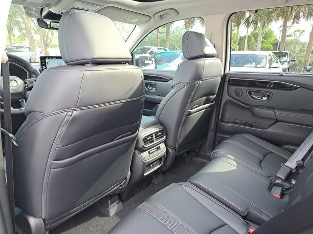 new 2025 Honda Pilot car, priced at $53,750