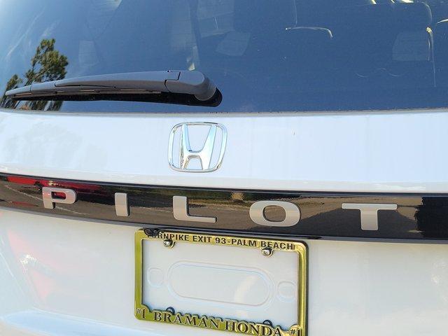 new 2026 Honda Pilot car, priced at $49,687