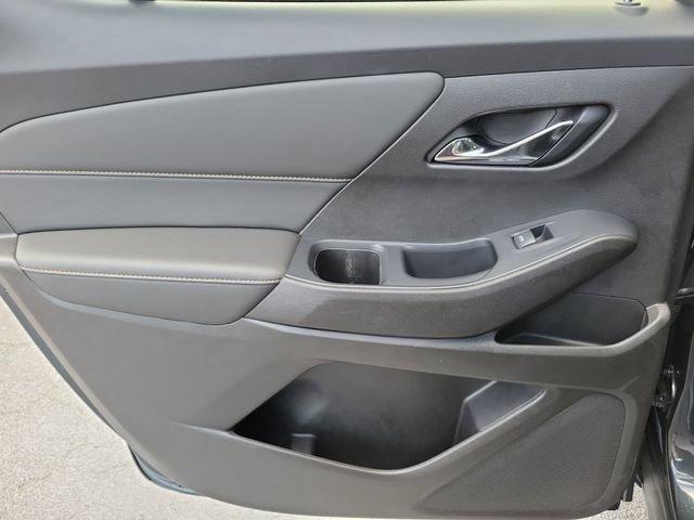 used 2021 Chevrolet Traverse car, priced at $27,187