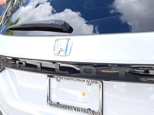 new 2026 Honda Pilot car, priced at $45,542