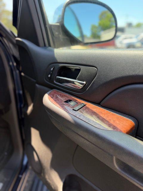 used 2008 Chevrolet Suburban car, priced at $7,500