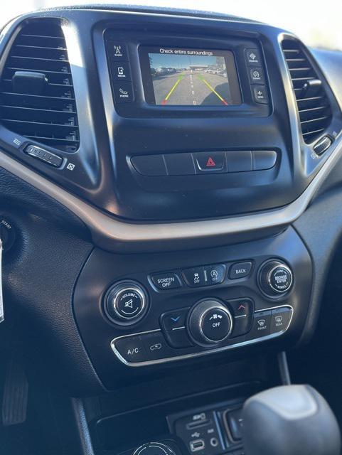 used 2015 Jeep Cherokee car