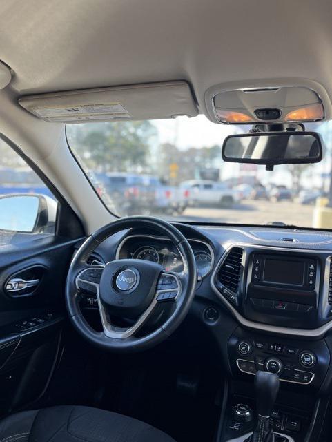 used 2015 Jeep Cherokee car