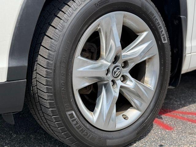 used 2016 Toyota Highlander car, priced at $13,995