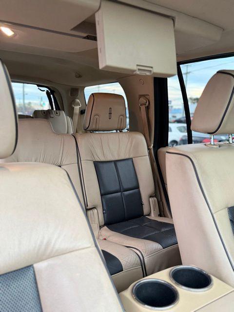 used 2008 Lincoln Navigator car, priced at $7,500