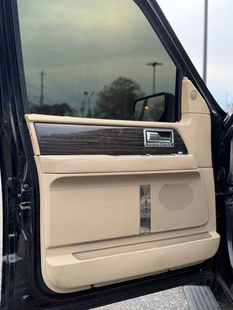 used 2008 Lincoln Navigator car, priced at $7,500