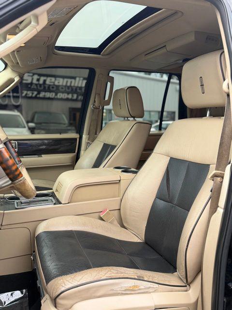 used 2008 Lincoln Navigator car, priced at $7,500