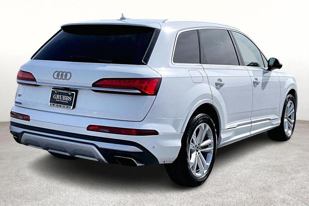 used 2025 Audi Q7 car, priced at $45,899