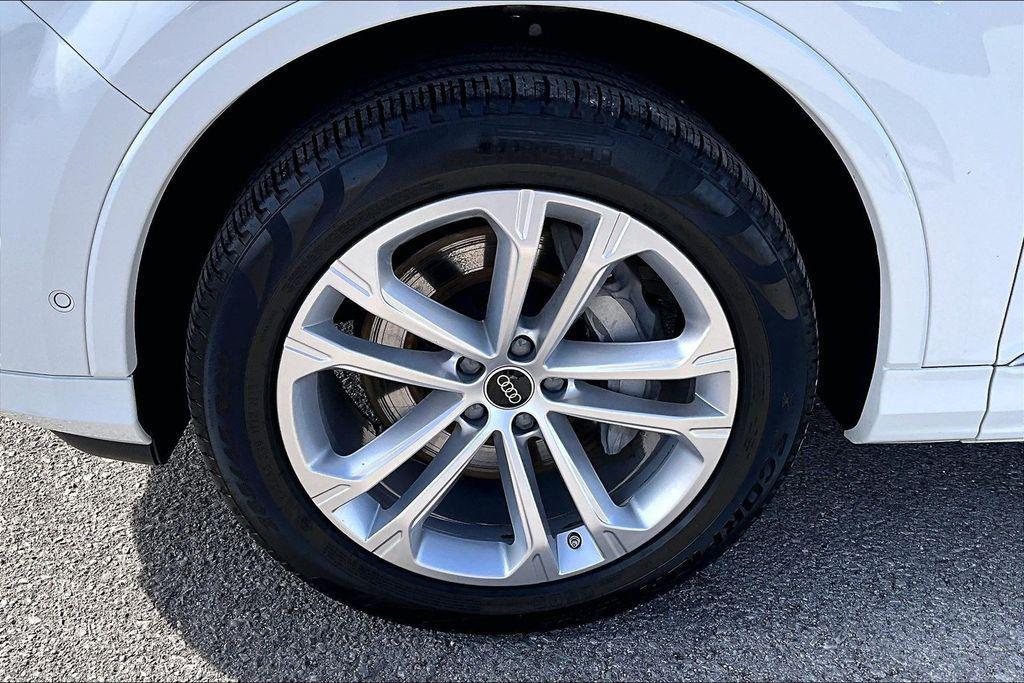 used 2025 Audi Q7 car, priced at $45,899