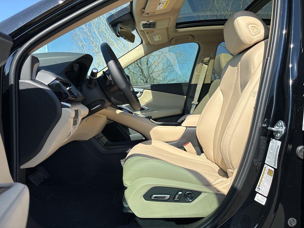 used 2024 Acura RDX car, priced at $33,700