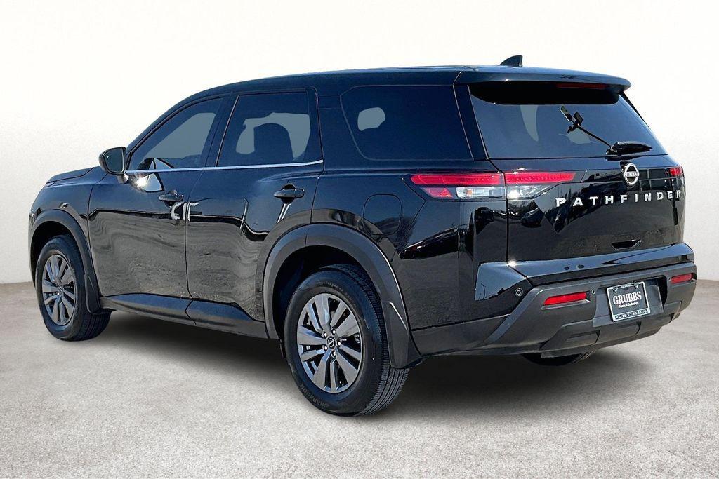 used 2025 Nissan Pathfinder car, priced at $30,000