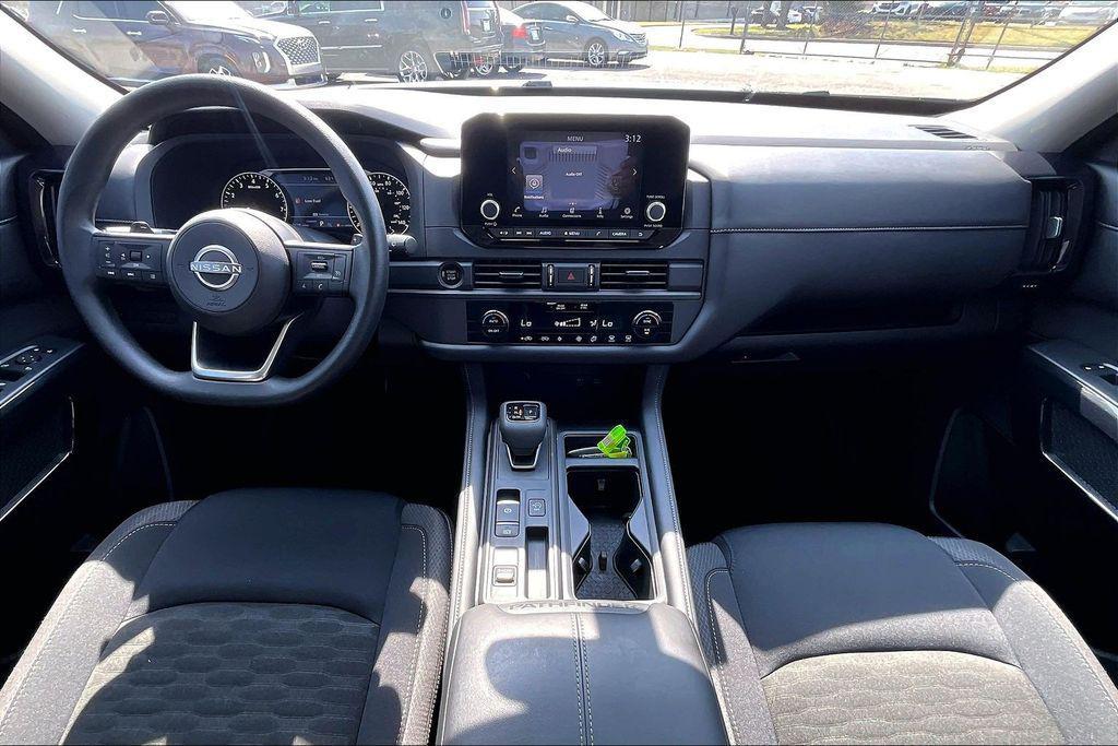 used 2025 Nissan Pathfinder car, priced at $30,000