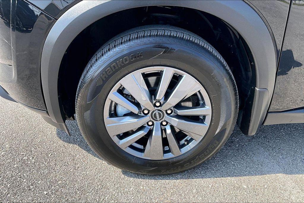 used 2025 Nissan Pathfinder car, priced at $30,000