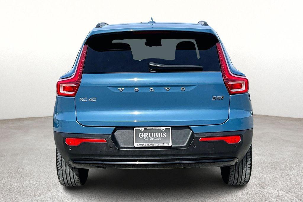 used 2025 Volvo XC40 car, priced at $31,600