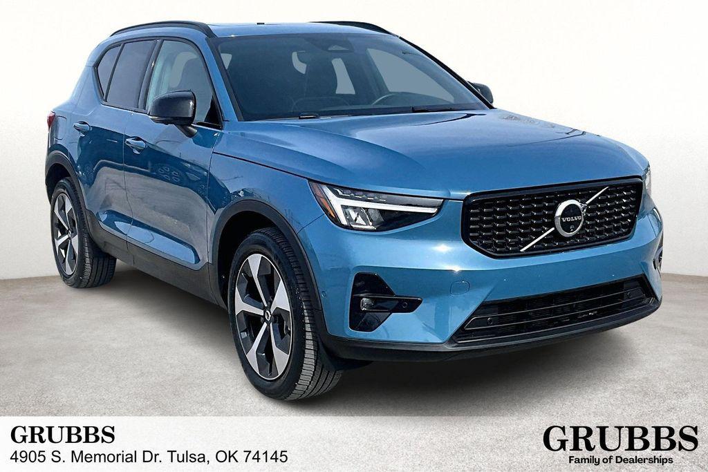 used 2025 Volvo XC40 car, priced at $31,600