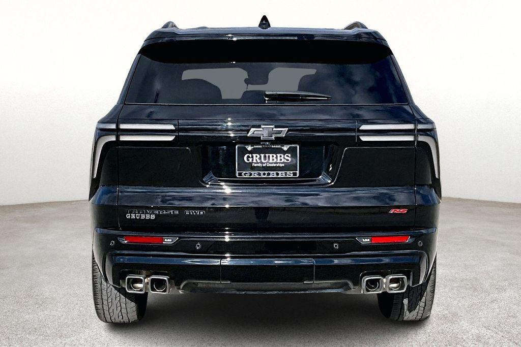 used 2024 Chevrolet Traverse car, priced at $45,900