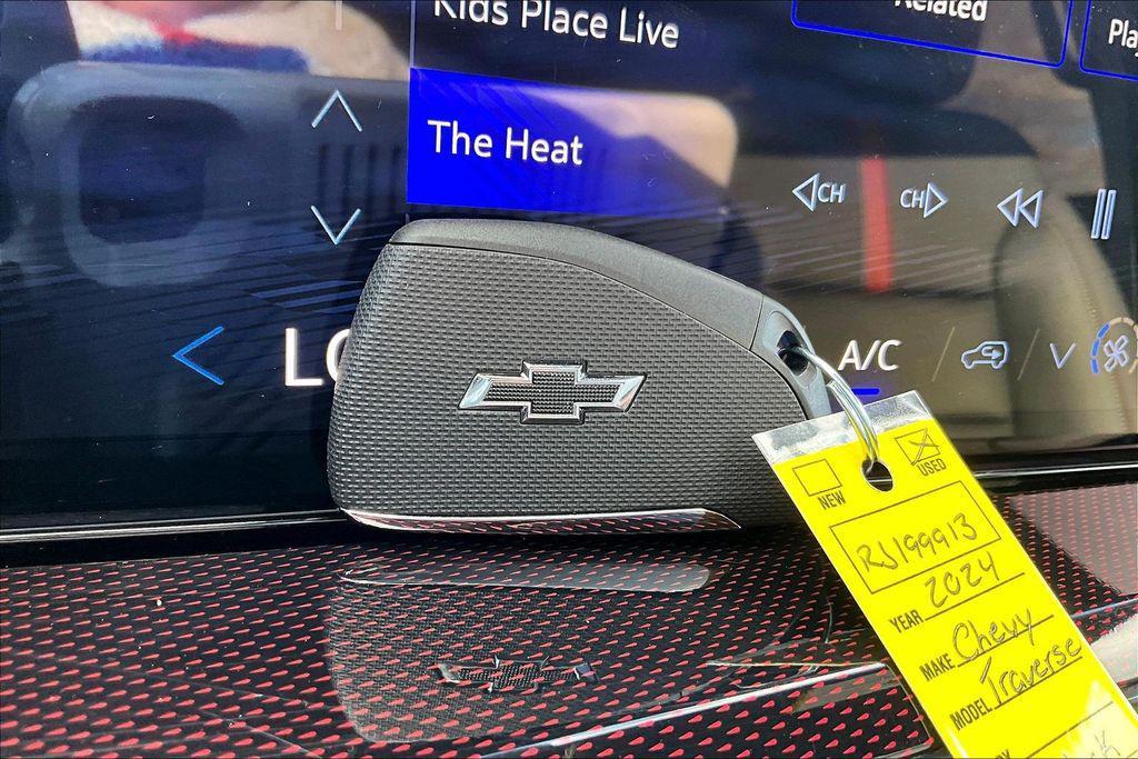 used 2024 Chevrolet Traverse car, priced at $45,900