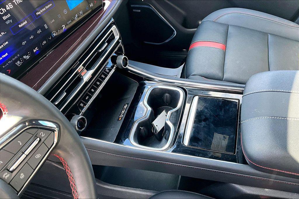 used 2024 Chevrolet Traverse car, priced at $45,900