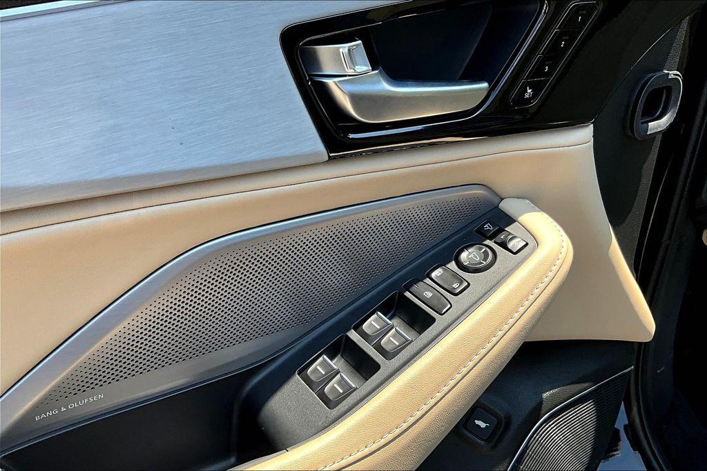 new 2025 Acura MDX car, priced at $56,149
