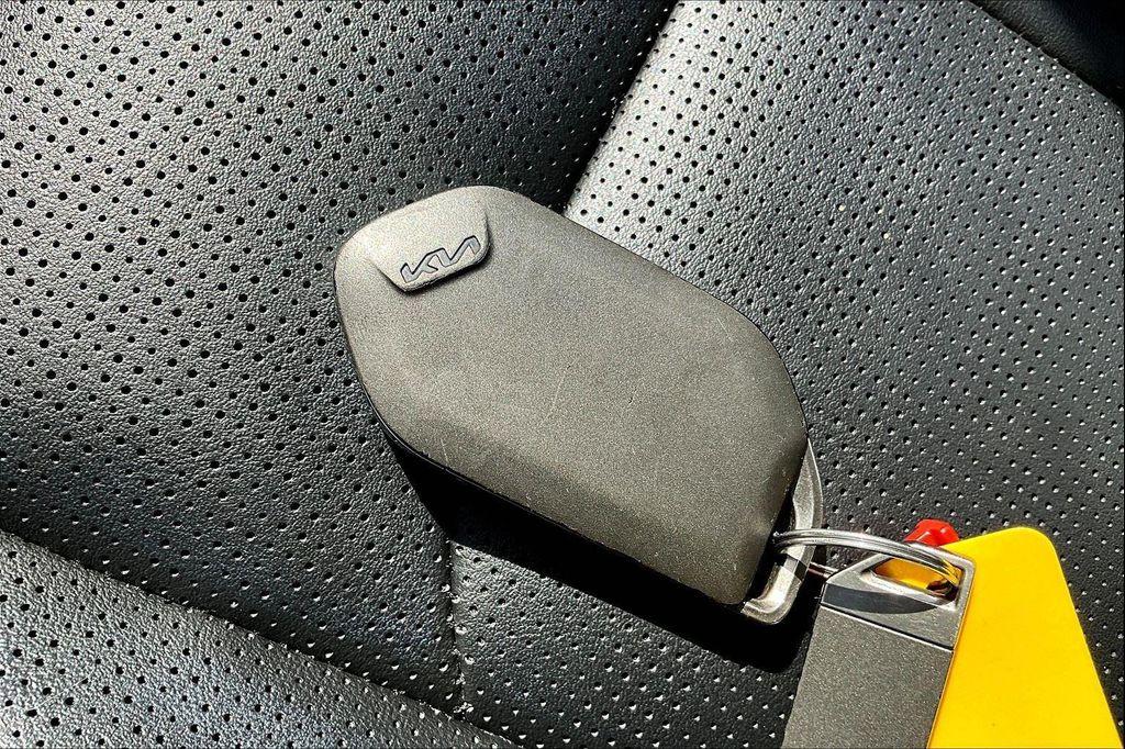 used 2024 Kia Sorento car, priced at $26,600