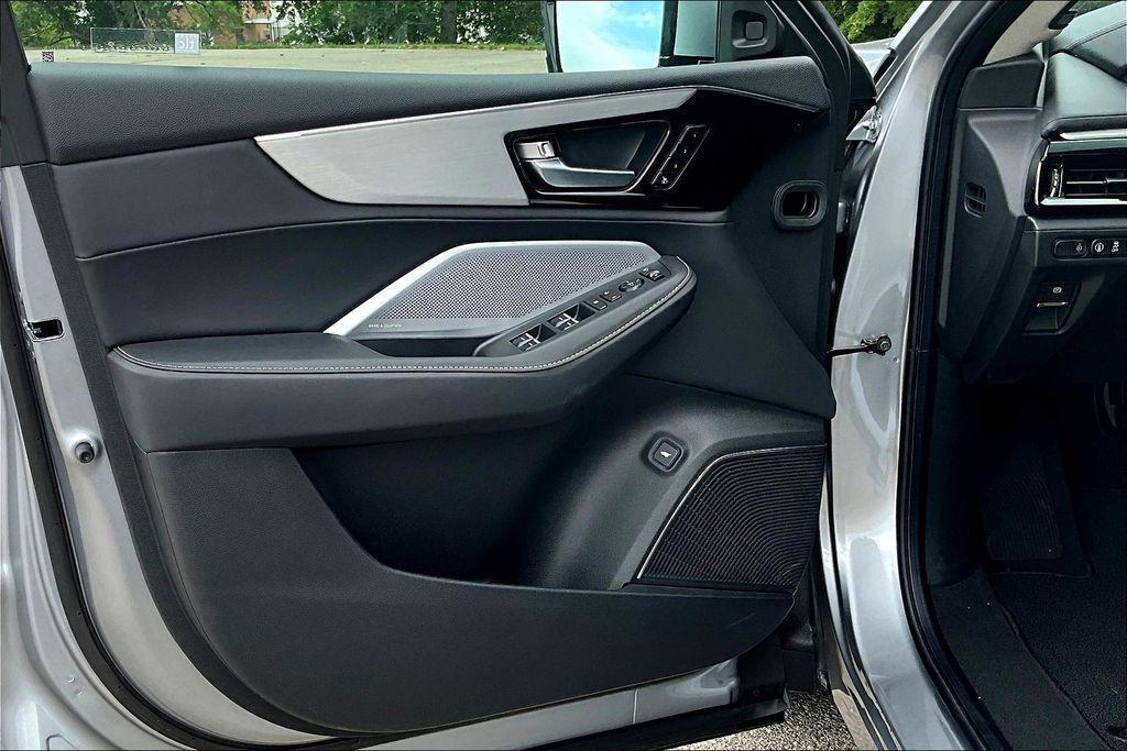 used 2025 Acura MDX car, priced at $48,900