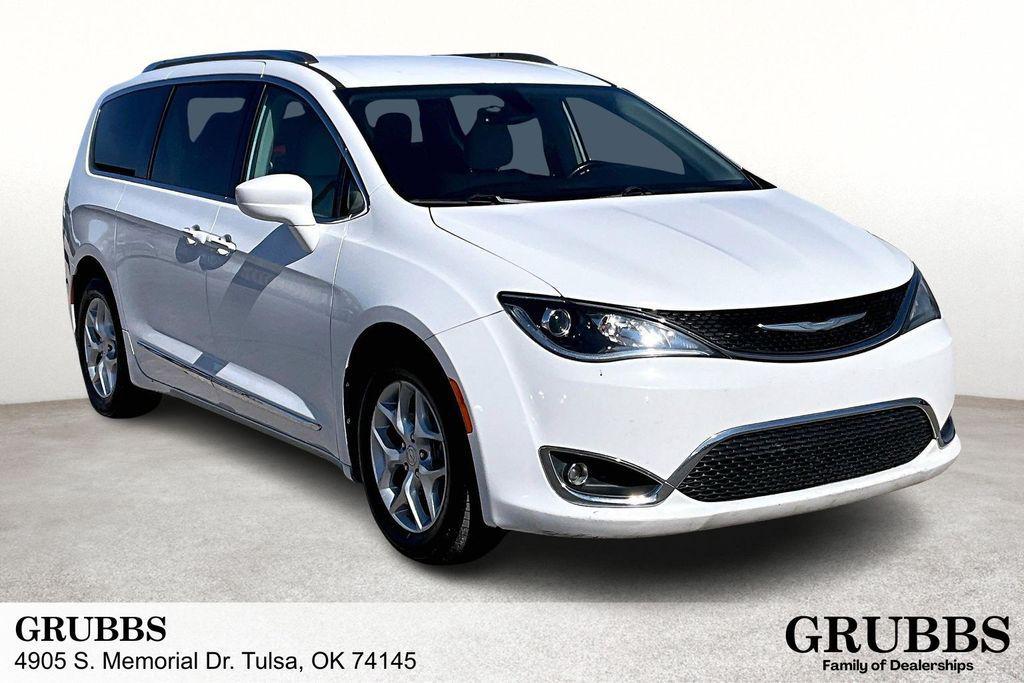 used 2017 Chrysler Pacifica car, priced at $10,500