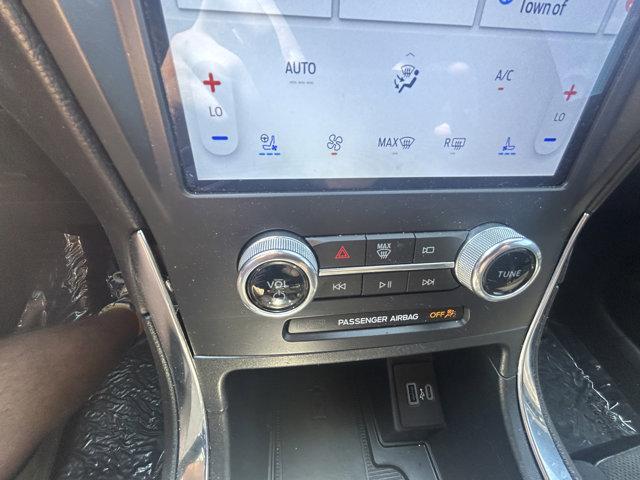 used 2022 Ford Edge car, priced at $27,999