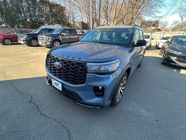 used 2025 Ford Explorer car
